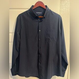 Mizzen and Main Trim fit Leeward no tuck Long Sleeve button-up Shirt